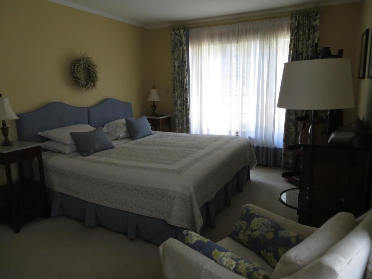 Cedar Gables Bed & Breakfast Bed & Breakfast Niagara-on-the-Lake Room photo